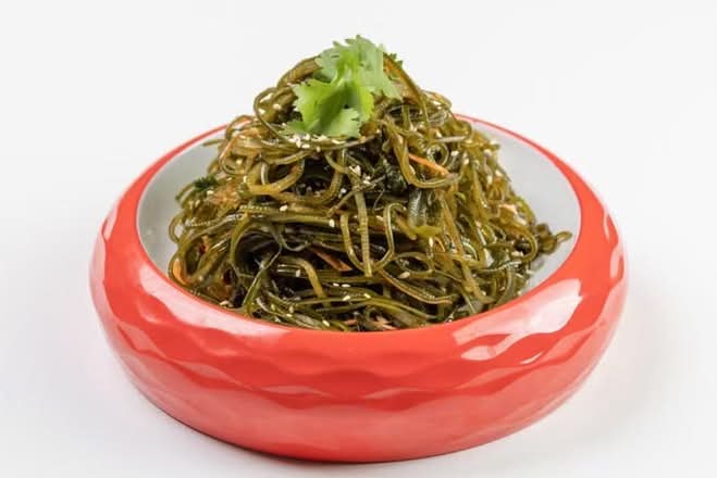 蒜泥海带丝 Sliced Kelp in Garlic sauce